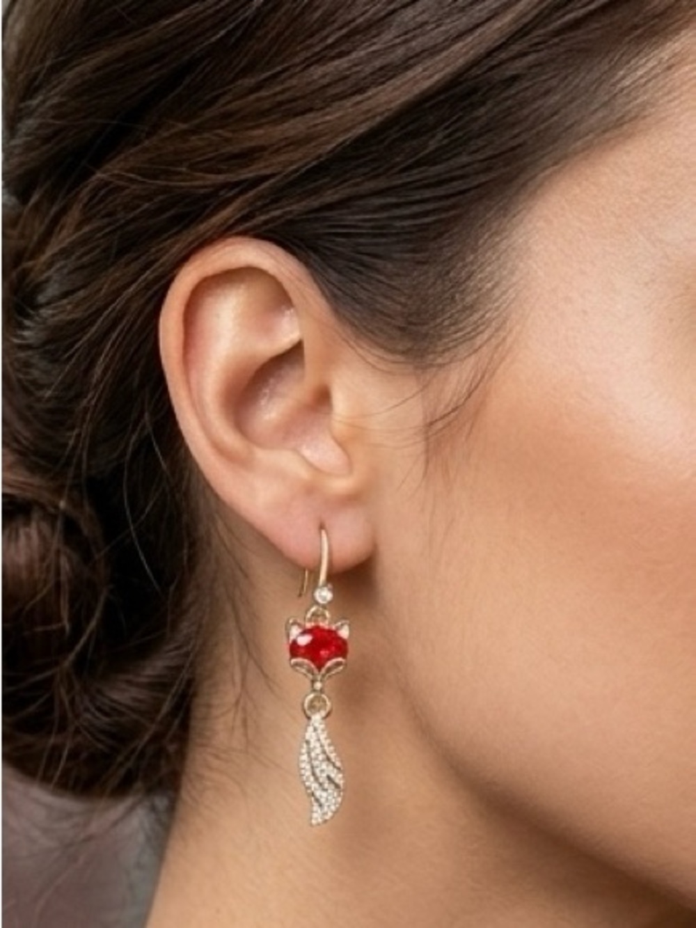 ✨ Gorgeous Crystal & Ruby Red Fox Dangle
Earrings✨